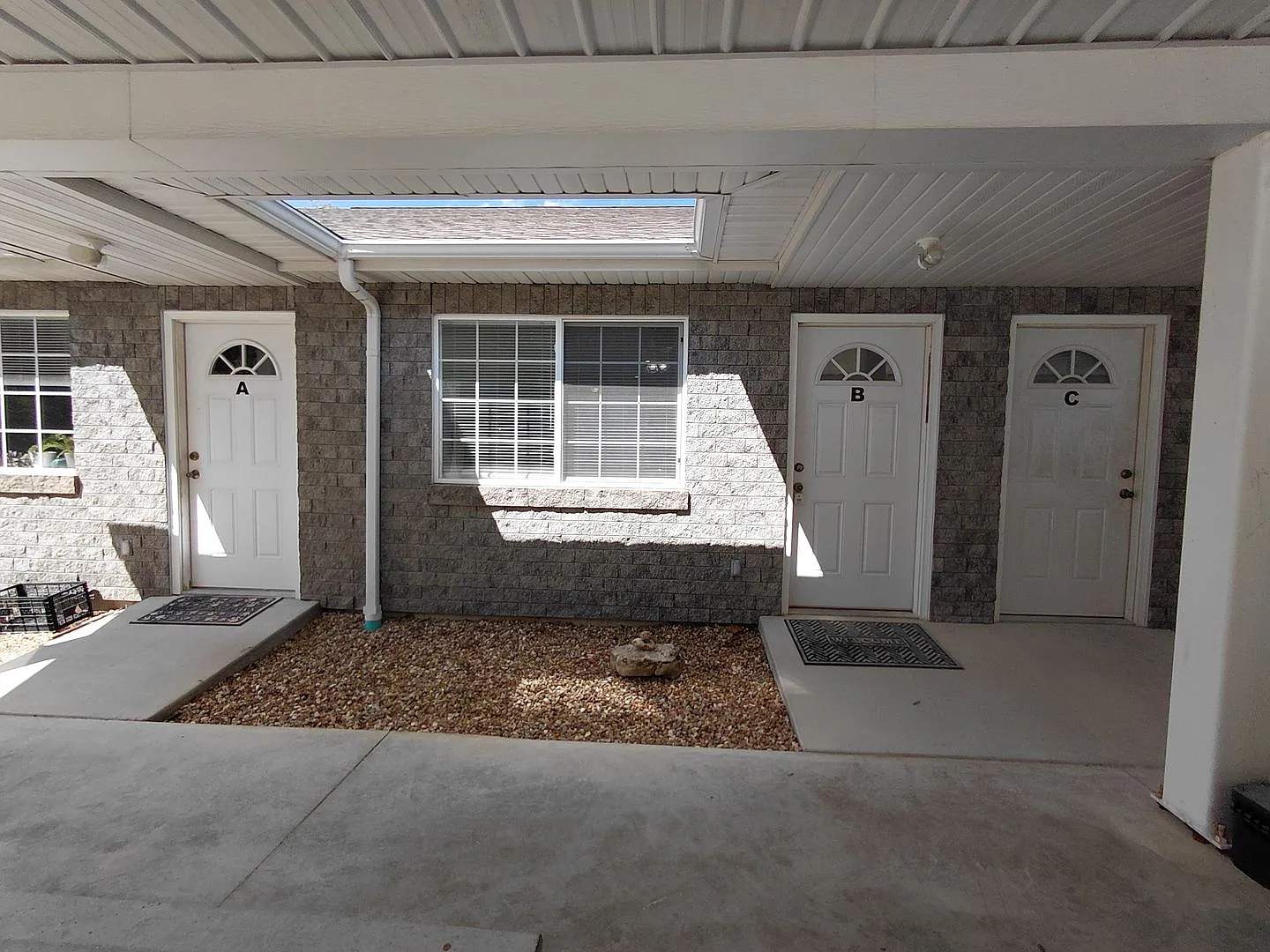 118 Booker Rd — Photo 1