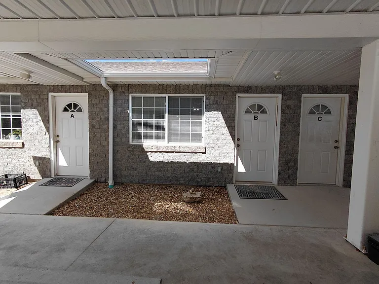 118 Booker Rd — Photo 1