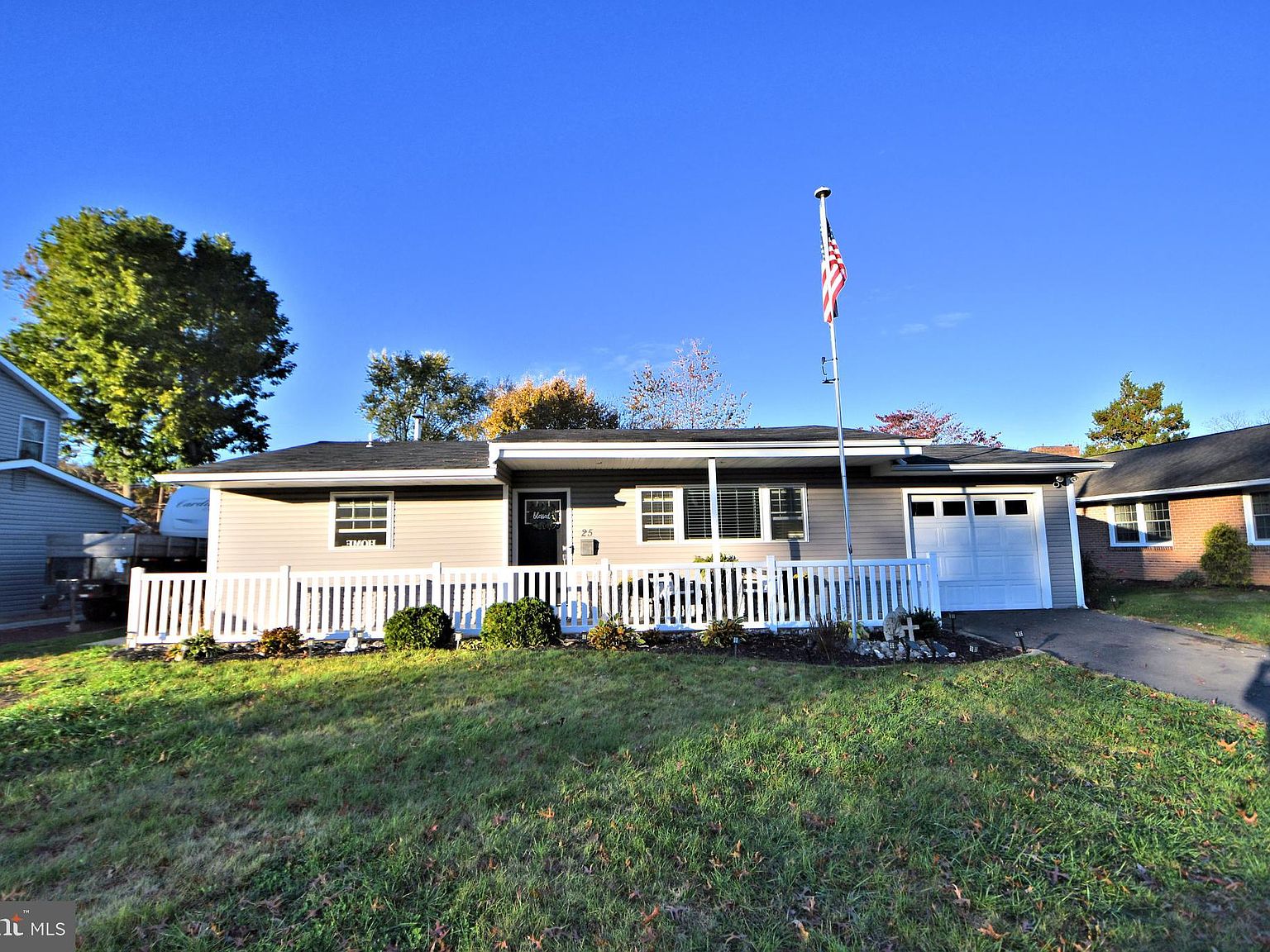 25 Sherwood Dr, Fallsington, PA 19054 Zillow