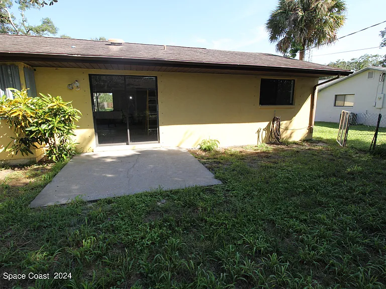 2168 Tarrytown Ln NE — Photo 12
