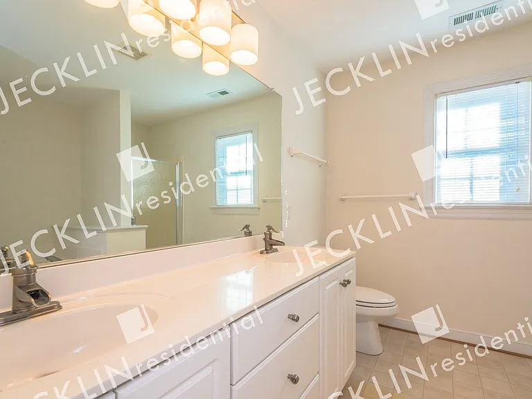 10653 Anna Marie Dr — Photo 25