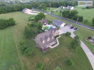 23504 S Lucille Ln, Peculiar, MO 64078