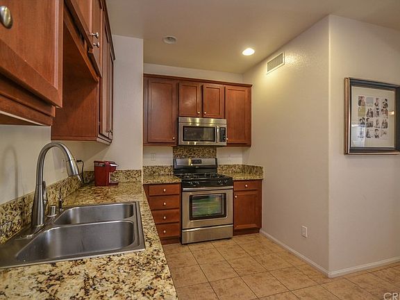 4th image of 27923 Avalon Dr