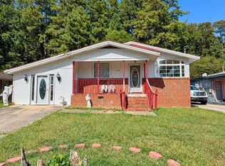 1118 Mountainbrook Dr, Gadsden, AL 35901