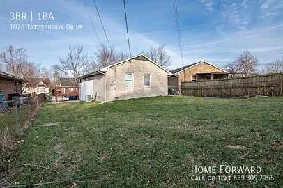 1076 Tatesbrook Dr — Photo 3