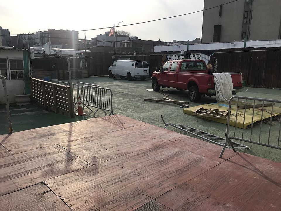 1st image of 1067 Pacific St