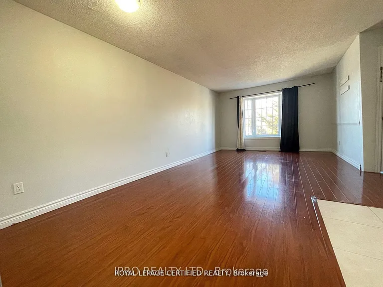 498 Daralea Hts #UPPER — Photo 5