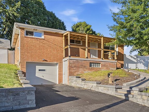 3rd image of 1011 Marcia Dr