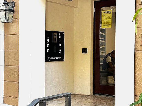 3rd image of 1900 Van Buren Street #123B
