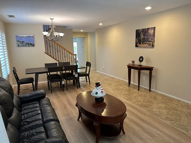 2471 N Cameo Ct — Photo 2