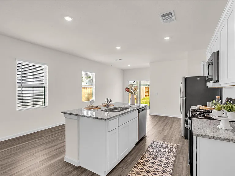 18669 Shauna Danielle Dr — Photo 21