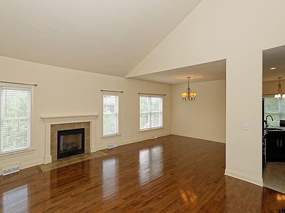 2nd image of 20 Lancaster Ct