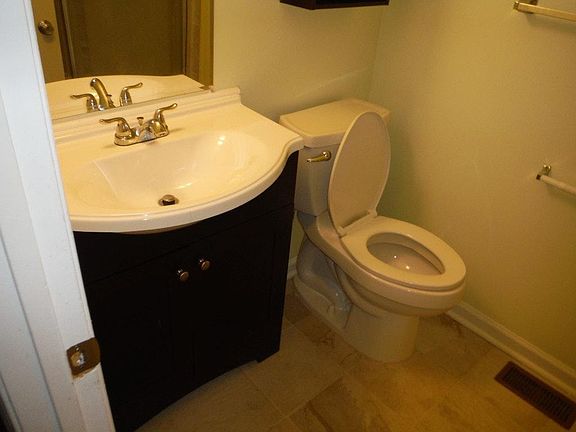 5th image of 12715 Woodside Ln