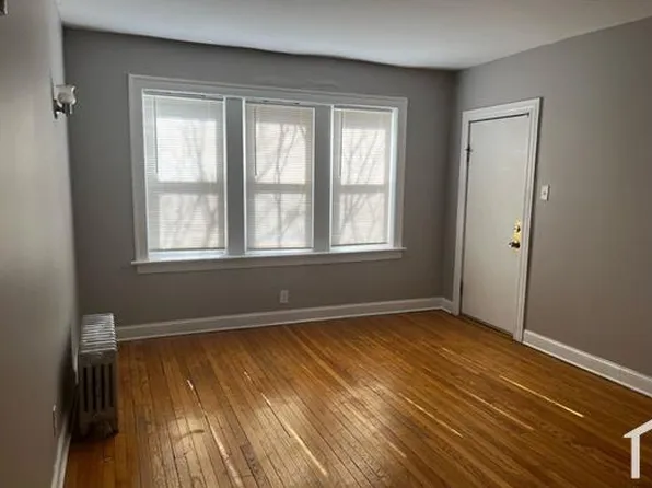 1336 E 76th St APT 3, Chicago, IL 60619