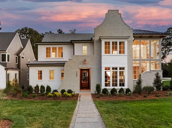 727 Lake Boone Trl, Raleigh, NC 27607