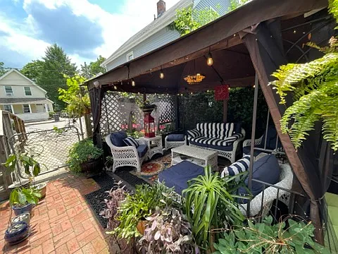 2 bed, 925 sqft, $1,800 — Photo 2