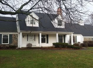 10 Leeward Ln, Rochester, NY 14618