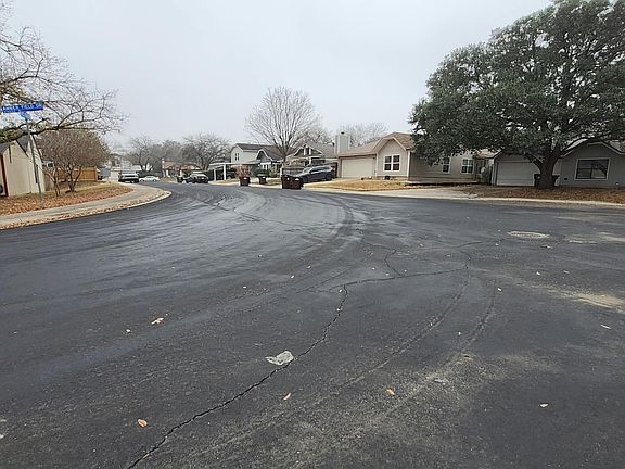 4th image of 10055 Amber Field Dr