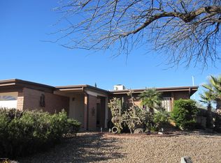 500 W Via Alamos Dr, Green Valley, AZ 85614