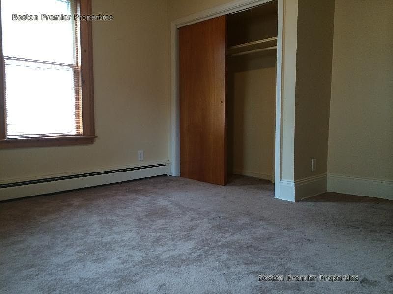2nd image of 54 Smith St
