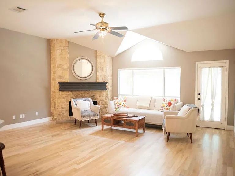 2421 Bonham Trl — Photo 9