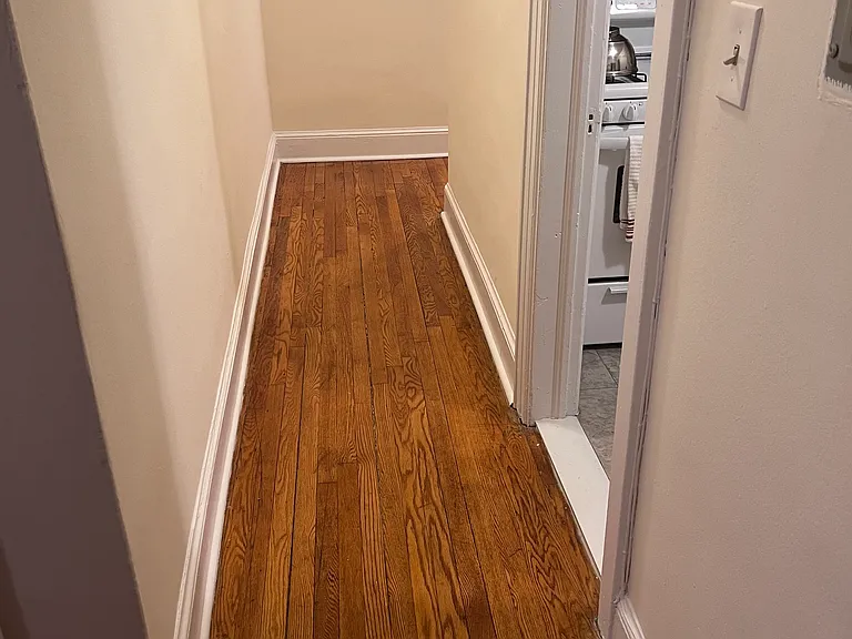 460 Franklin Ave — Photo 7