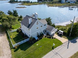 31 Franks Neck Rd, Narragansett, RI 02882