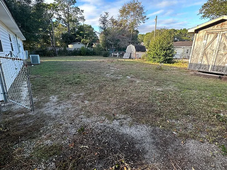 318 Wallington Rd — Photo 1