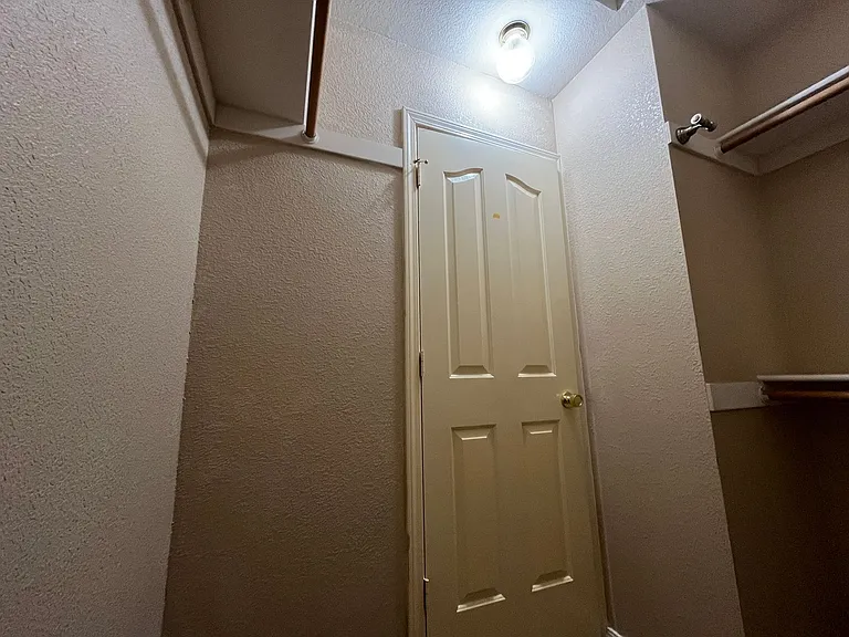 1905 Kinvarra Way — Photo 16
