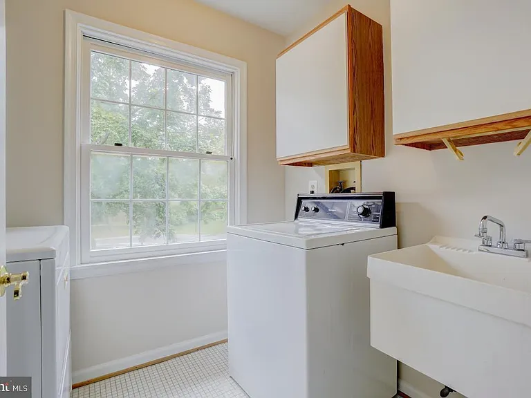 9548 Fox Hollow Dr — Photo 24