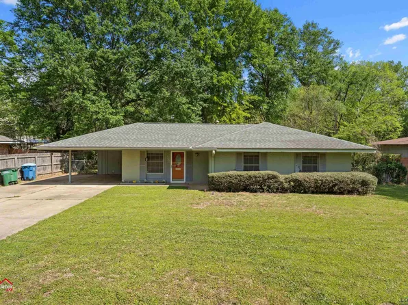 2002 Turtle Creek Dr, Marshall, TX 75670