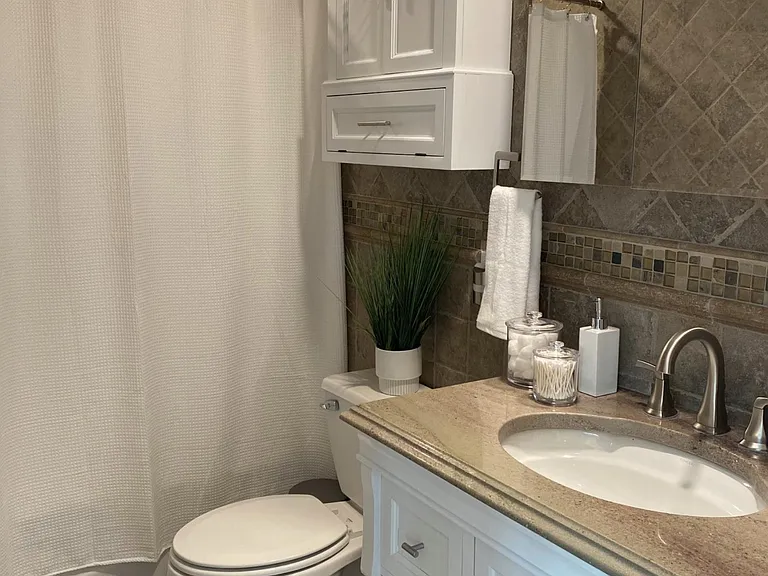 8 Rosalyn Dr — Photo 35