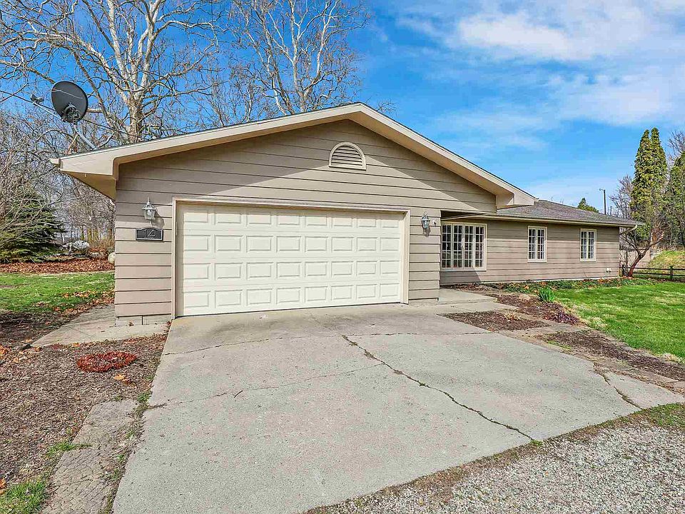 14 Ems B9 Ln, Pierceton, IN 46562 Zillow