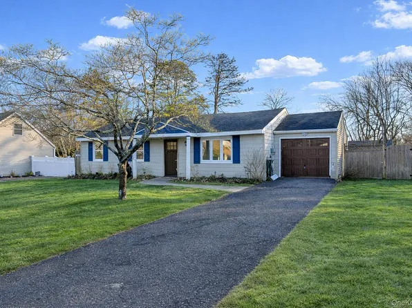 20 Ridge Haven Drive, Ridge, NY 11961