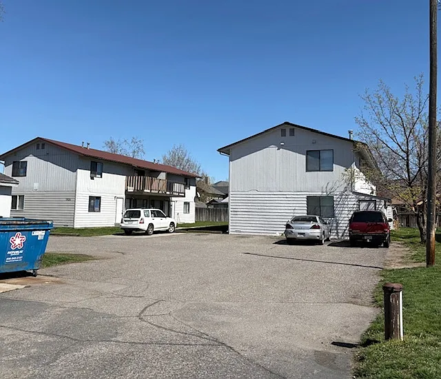 2 bed, 1.0 bath, $1,300 — Photo 4