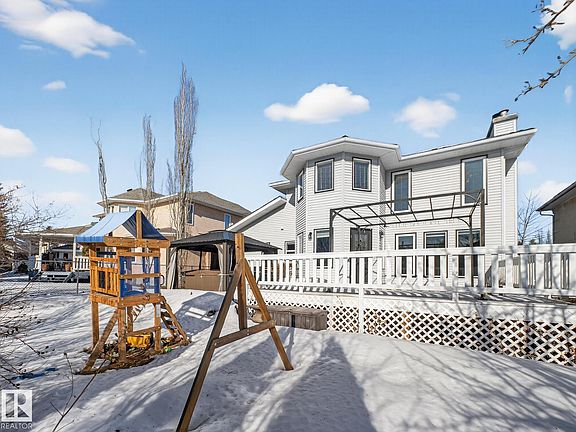 3rd image of 7 Nottingham Blvd