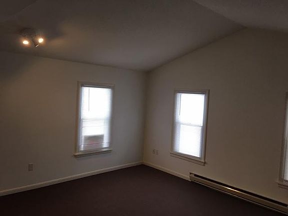 4th image of 251 Barrows St #2