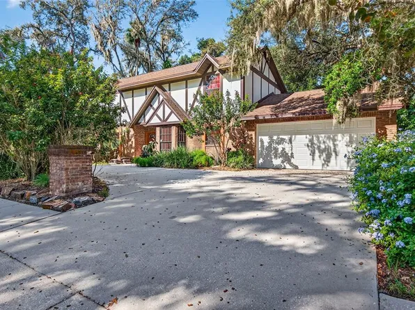 439 Summit Chase Dr, Valrico, FL 33594