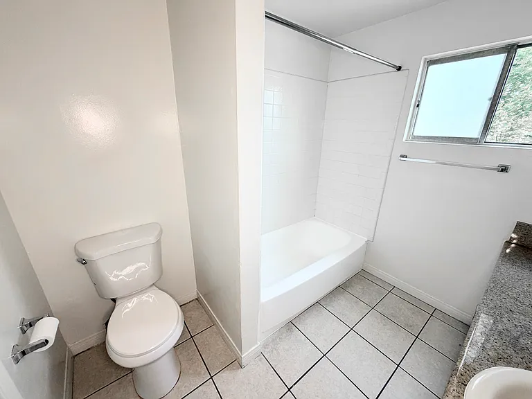 585 W Sierra Madre Blvd — Photo 27
