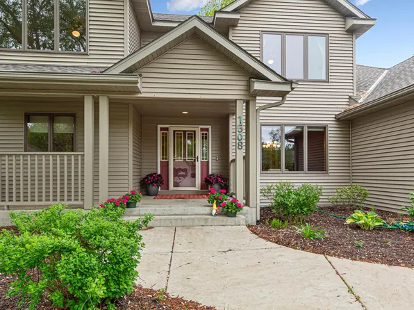 1508 Lockwood Dr, Northfield, MN 55057
