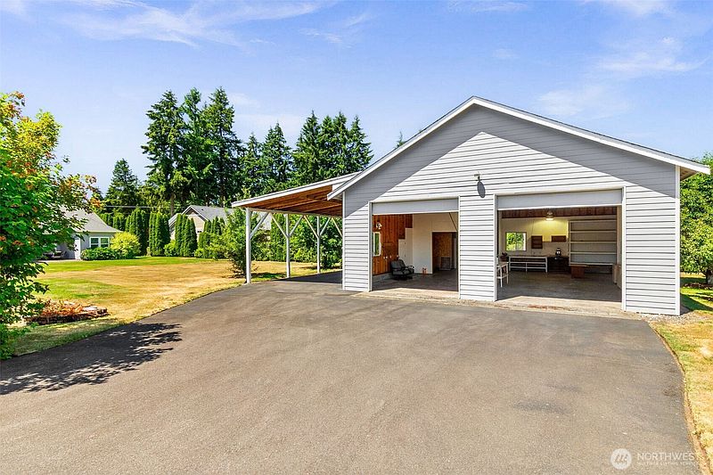 3rd image of 18442 Apricot Street SW
