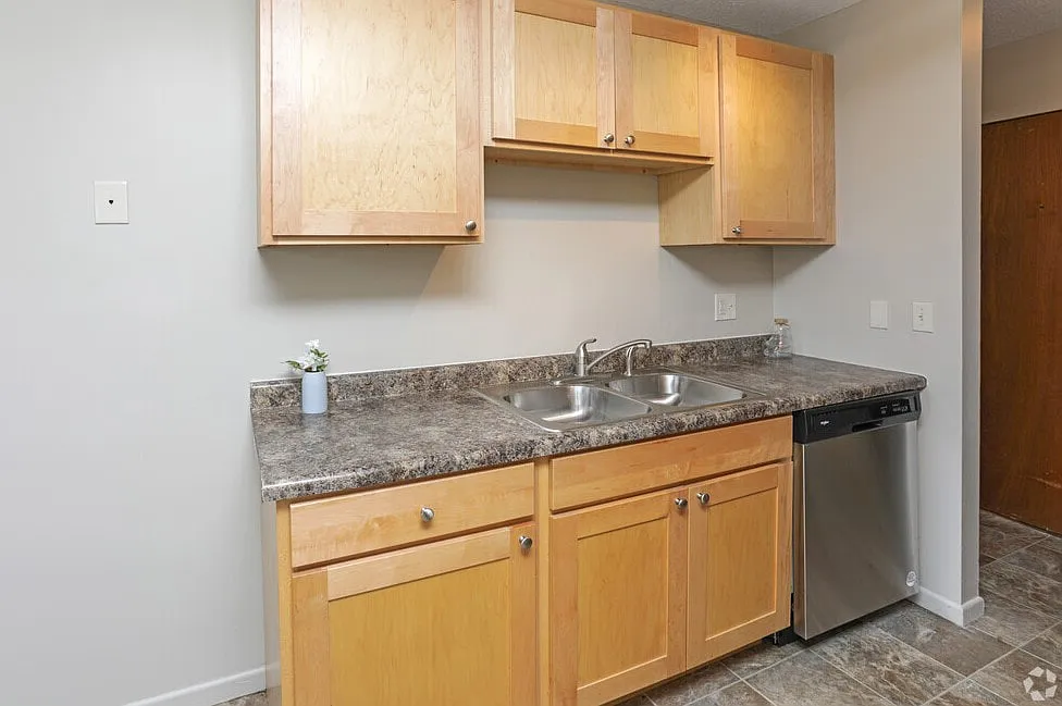 MV Apartments — Photo 4