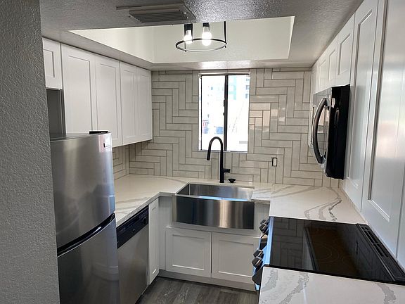 4th image of 1215 E Lemon St APT 226