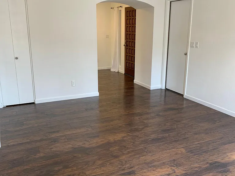 6614 E Sandra Ter — Photo 3