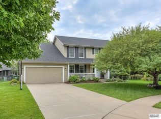 9823 Henry Cir, La Vista, NE 68128