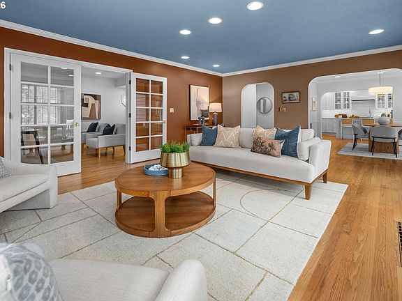 5th image of 2328 SW Madison St