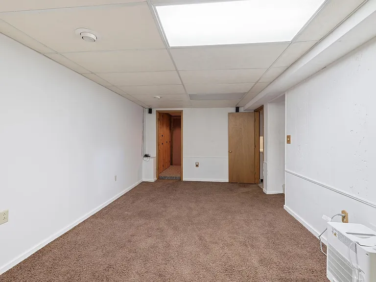 6208 Hillside Rd — Photo 23
