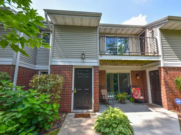 W168N11062 Ashbury CIRCLE #7, Germantown, WI 53022