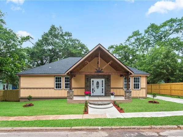 202 Royal Ave, Hogansville, GA 30230