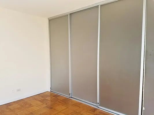 Rented by Manhattan Apartment Organization | media 40